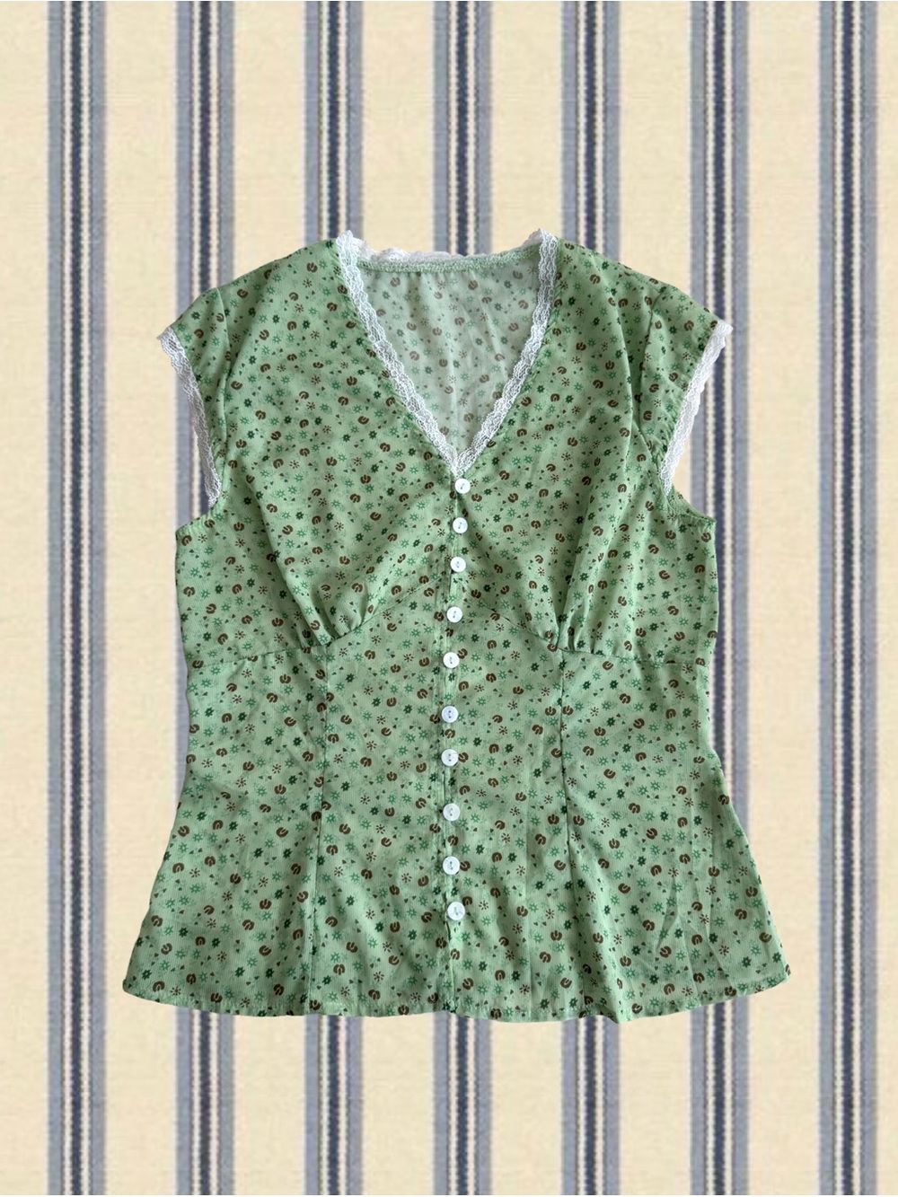 Lace-Trim Green Floral Button-Front Women's Top
